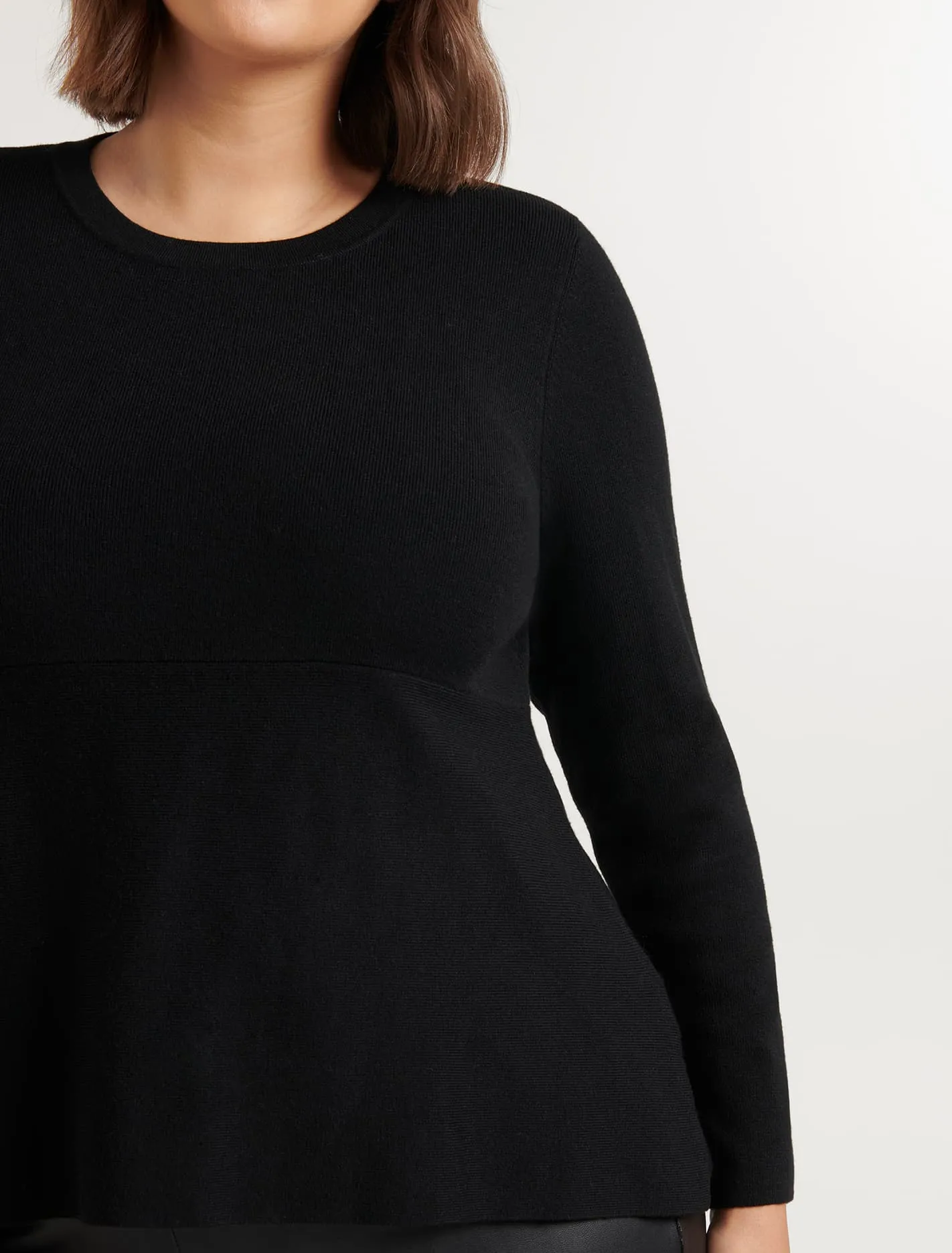 Amelia Curve Hanky Hem Knit