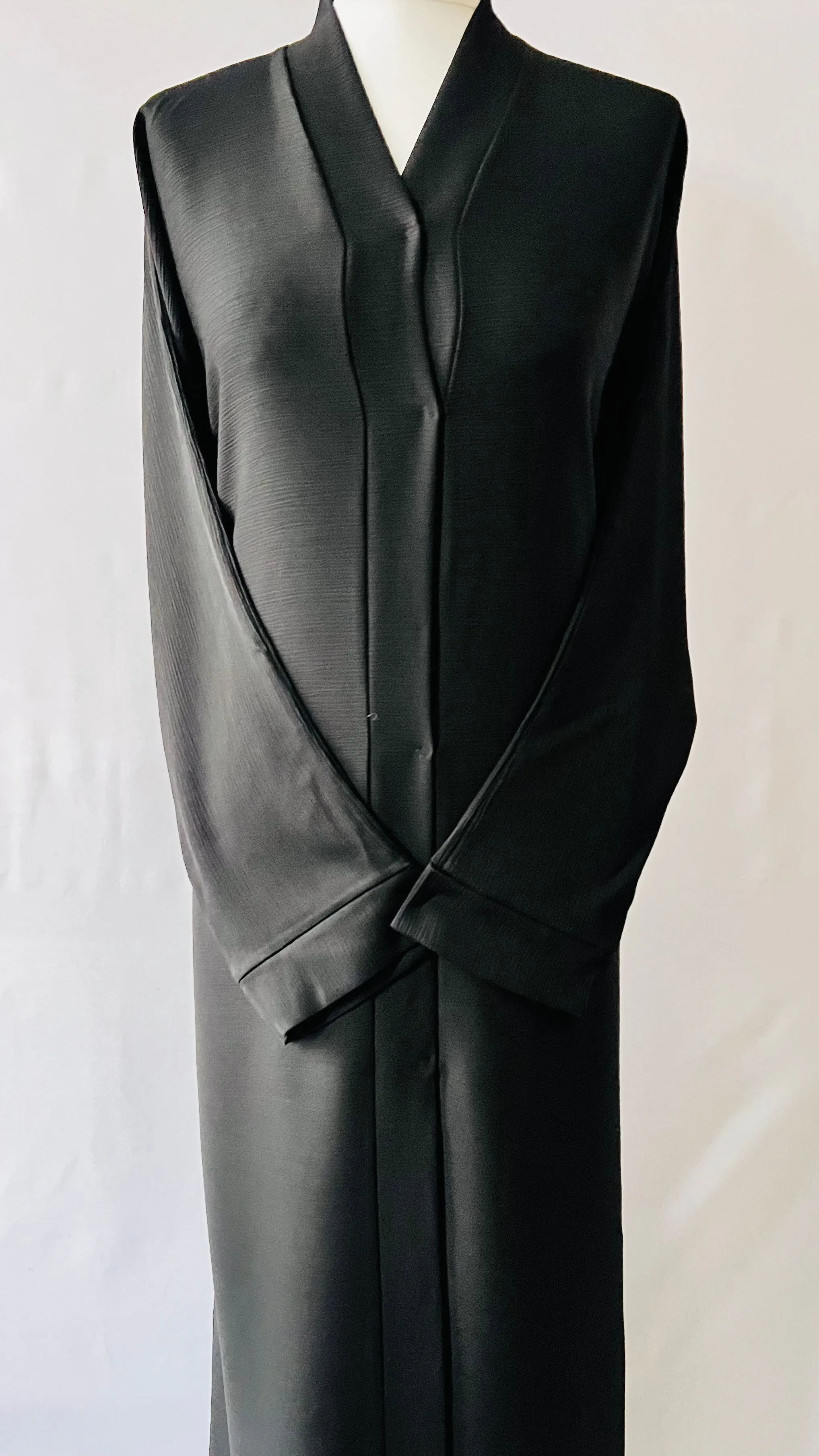 Front Open Plain Black Zoom Abaya