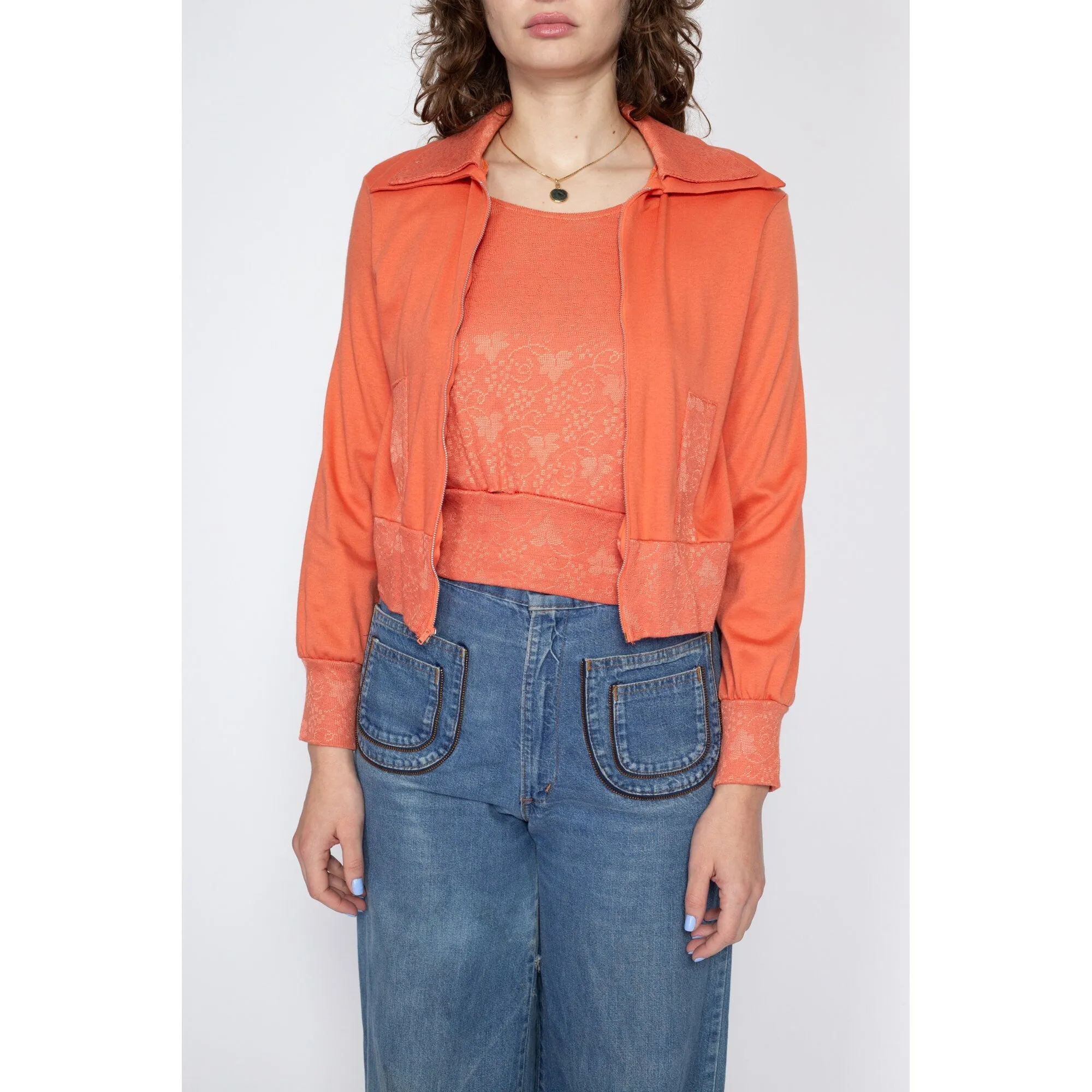 Medium 70s Peach Cropped Sweatshirt Top