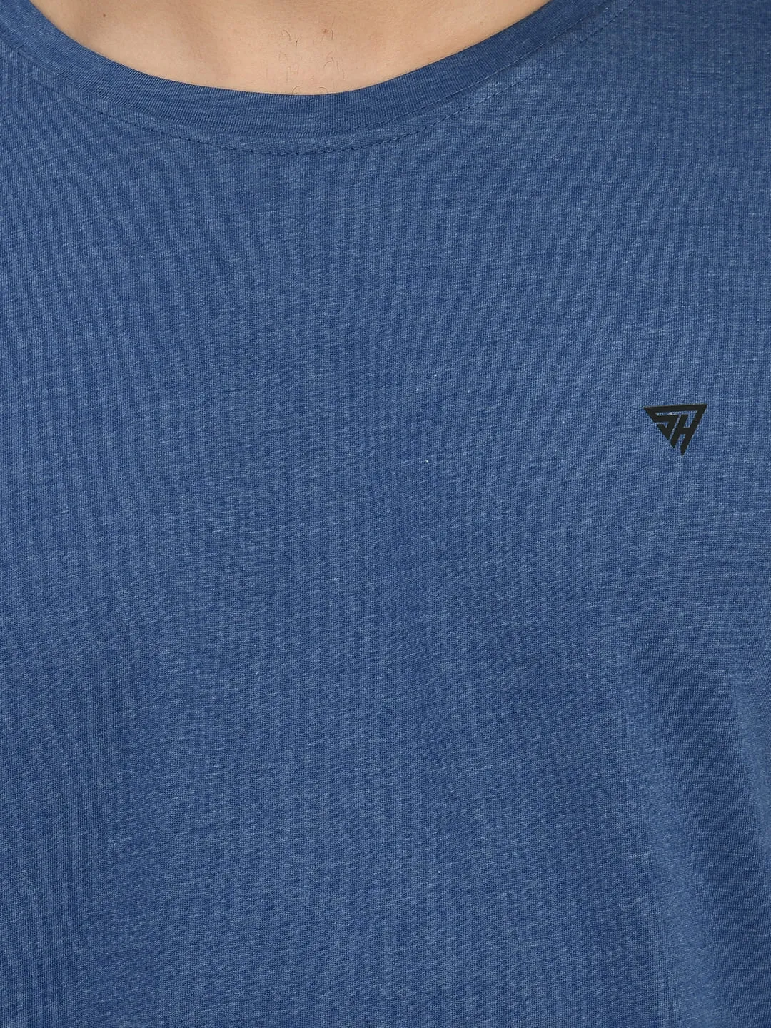Men's Blue Solid Round Neck T-Shirt